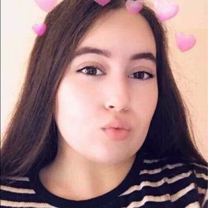 Meet your Posher, Laura